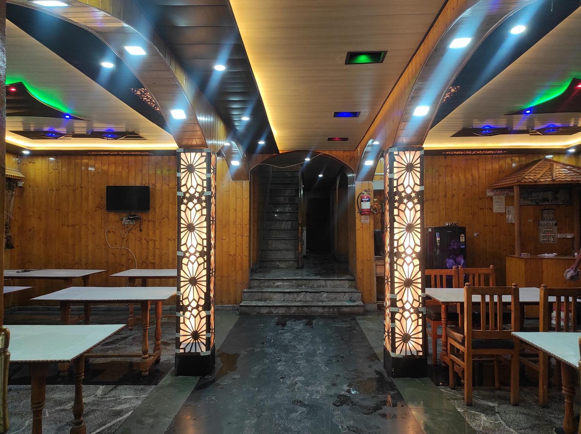 New Zum Zum Hotel & Restaurant Srinagar  Exterior photo